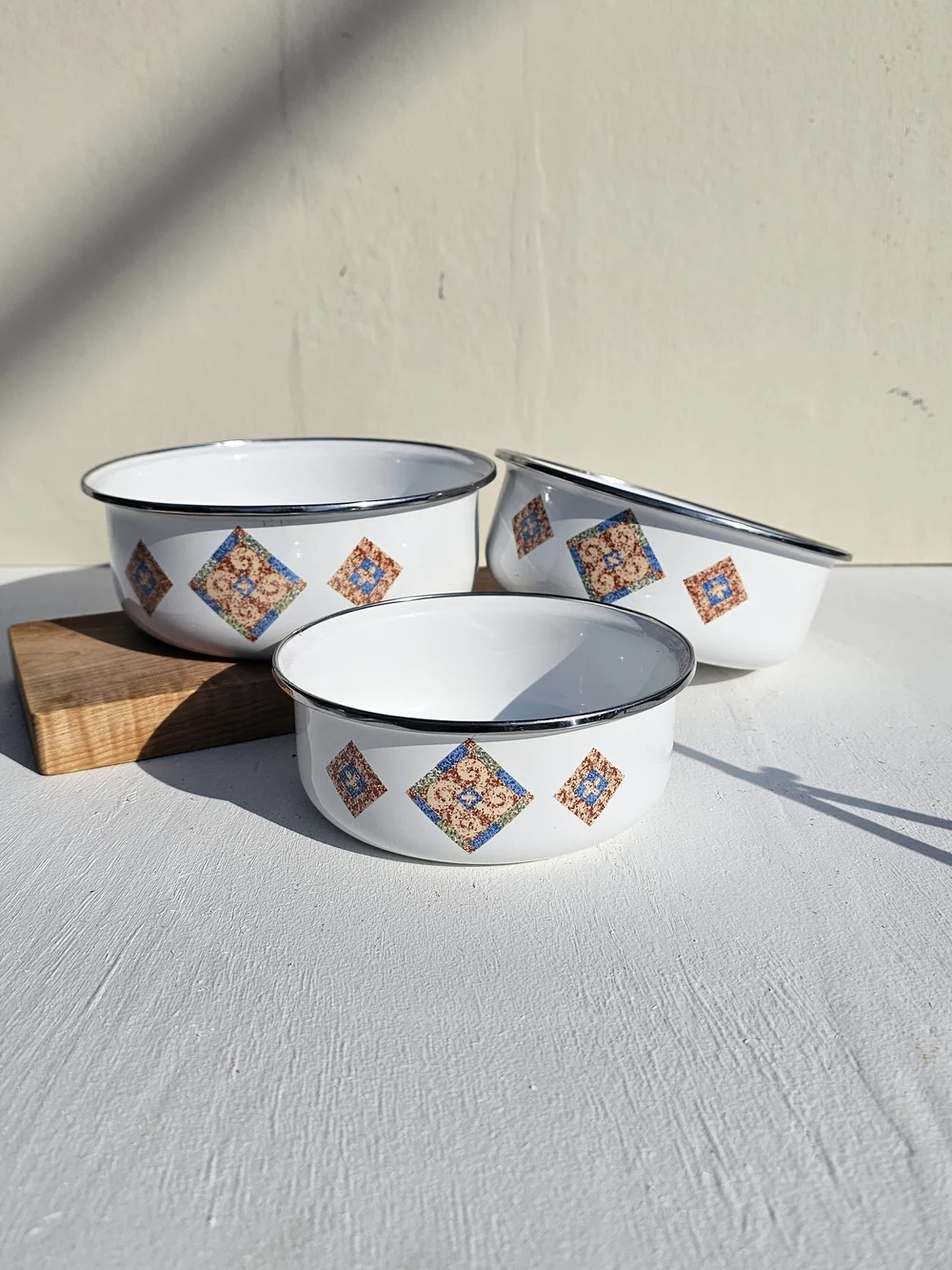 White Enamel Nesting Bowls with Decorative Tile Motif - Set of 3